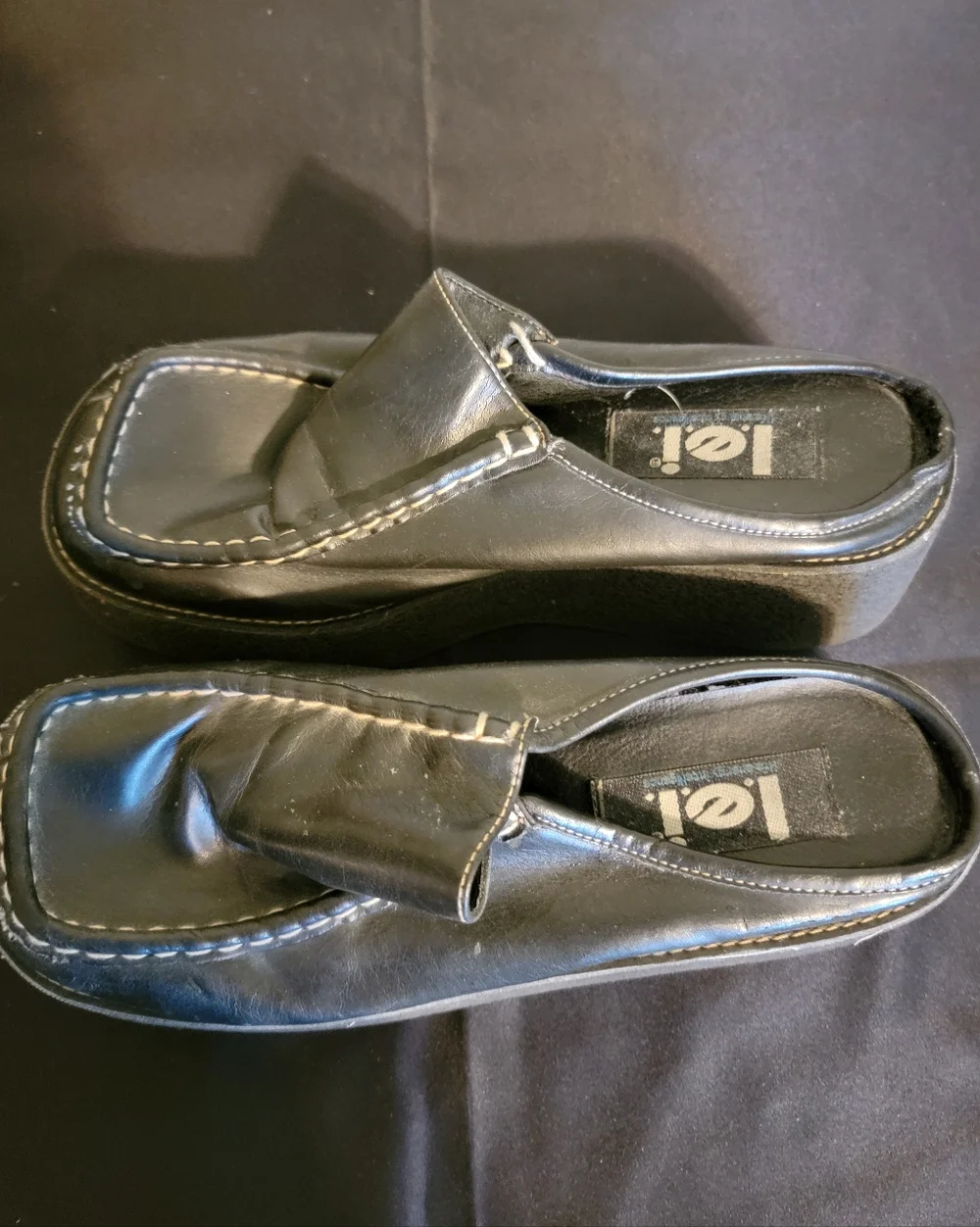 lei Black Leather Platform Mules with Contrast Stitching - Picture 2 of 7